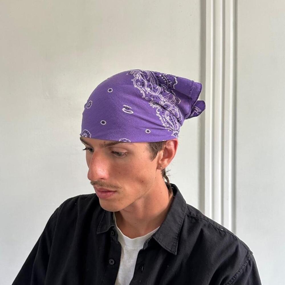 Vintage 80s Purple Faded Cotton Paisley USA Pattern Bandanna Head Wrap